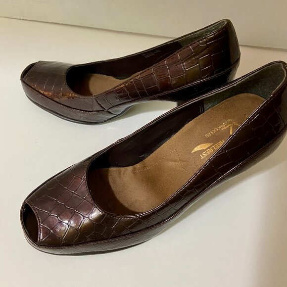 Aerosoles Super Comfort brown reptile leather peep toe heels, 9 - Picture 8 of 14